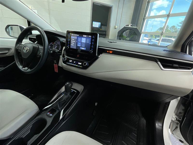 Used 2020 Toyota Corolla LE FWD image 33