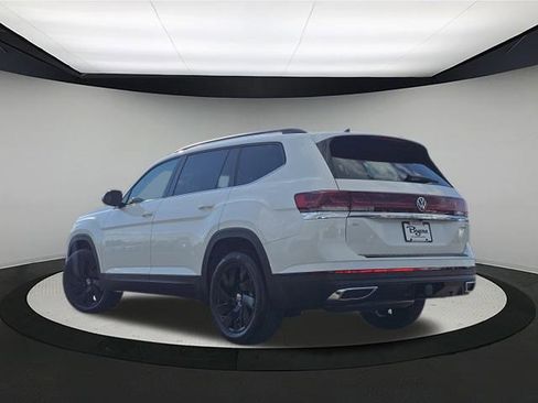 New 2026 Volkswagen Atlas SE image 5