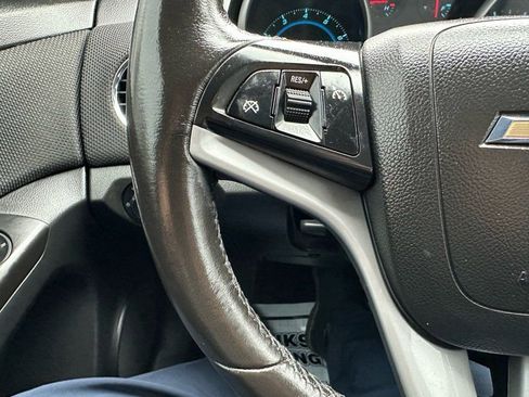 Used 2014 Chevrolet Cruze LT image 11