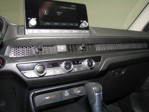 Used 2025 Honda CR-V LX image 7