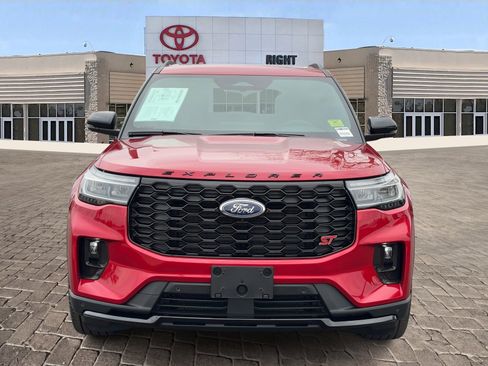 Used 2025 Ford Explorer ST image 6