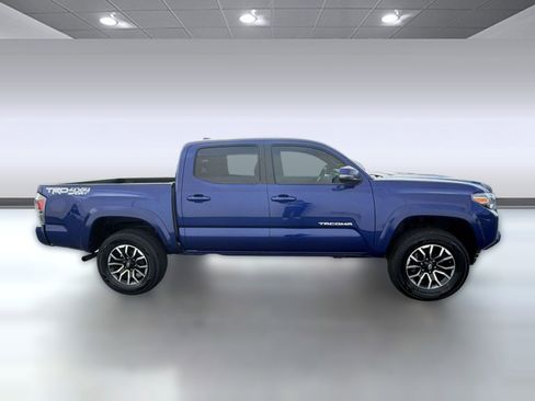 Used 2022 Toyota Tacoma TRD Sport w/ Technology Package image 8