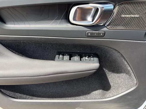 Certified 2023 Volvo C40 P8 Recharge Ultimate AWD/4WD image 15