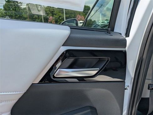 New 2025 Mitsubishi Outlander SEL image 27