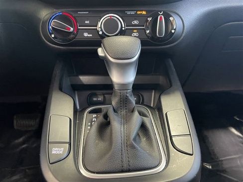 Used 2023 Kia Soul LX image 16