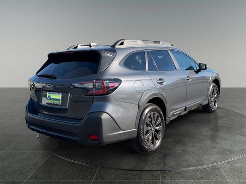 Used 2025 Subaru Outback Onyx Edition AWD/4WD image 9