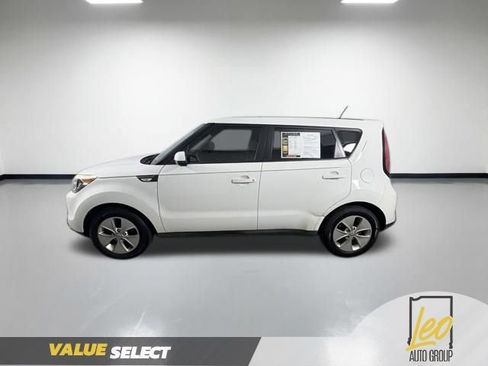 Used 2014 Kia Soul FWD image 2