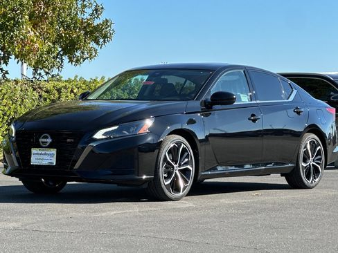 New 2025 Nissan Altima 2.5 SR w/ SR Premium Package image 8