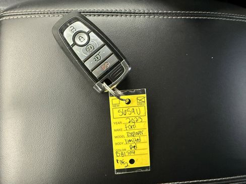 Used 2023 Ford Explorer Limited w/ Equipment Group 301A image 34