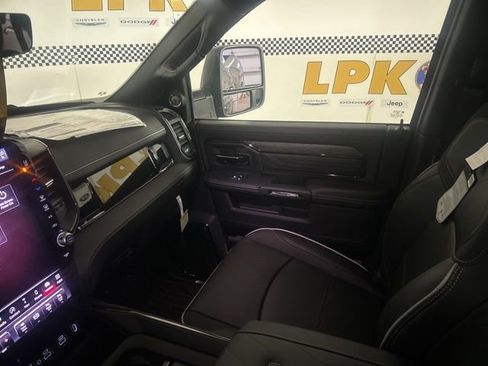 New 2026 RAM 2500 Limited AWD/4WD image 32