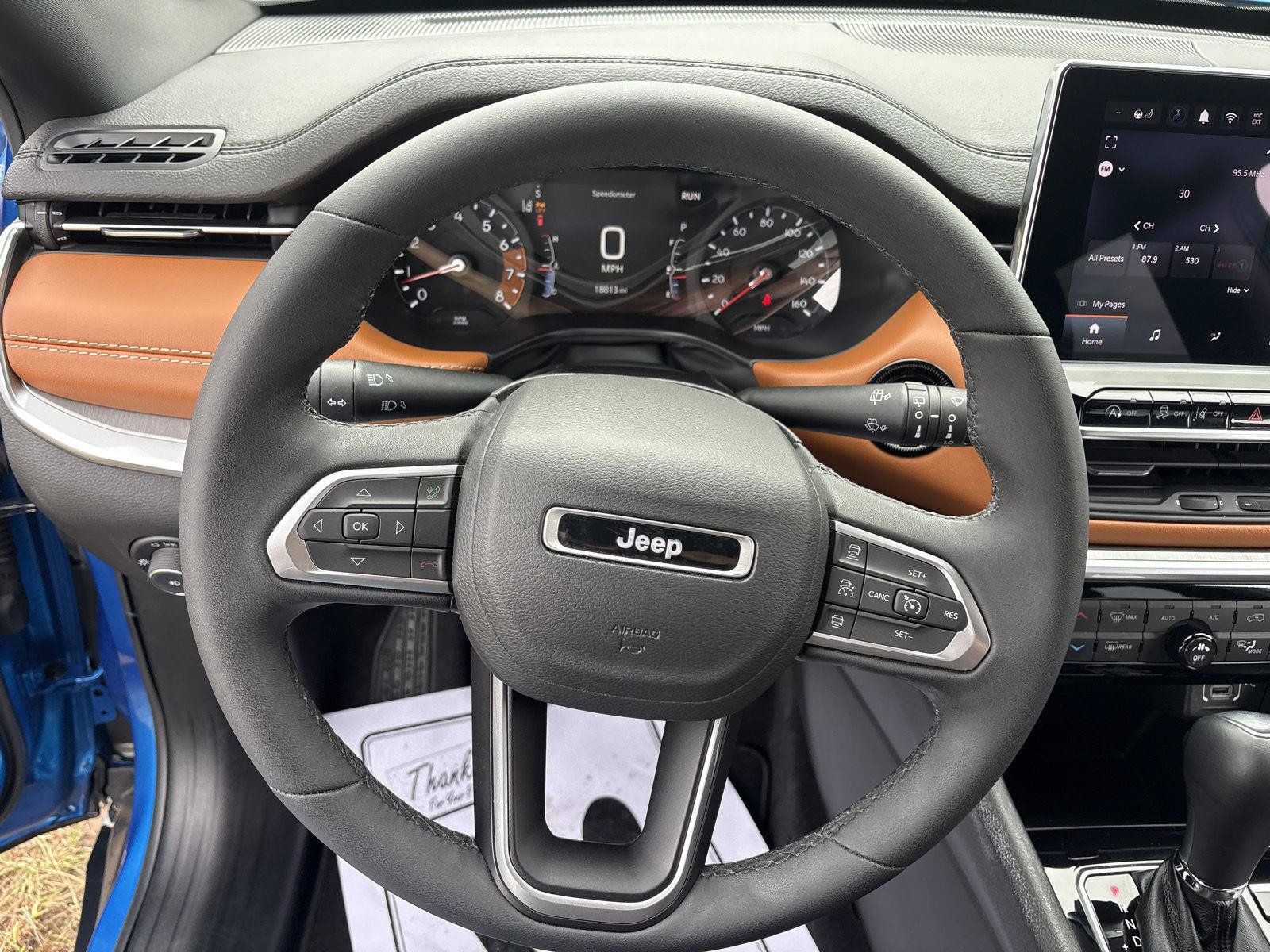 Used 2025 Jeep Compass Limited AWD/4WD image 16