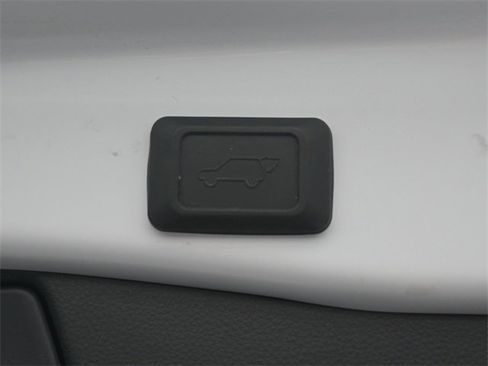 Used 2023 Toyota RAV4 XLE Premium image 26