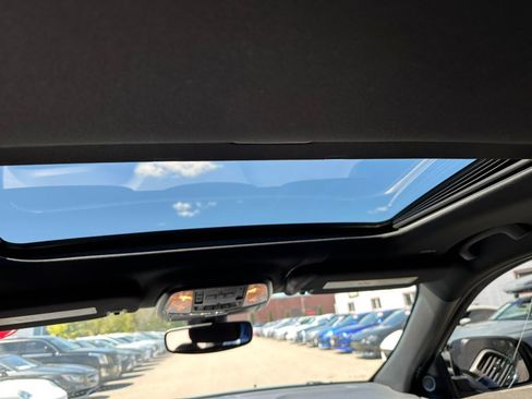 Used 2019 Jeep Grand Cherokee Laredo AWD/4WD image 27