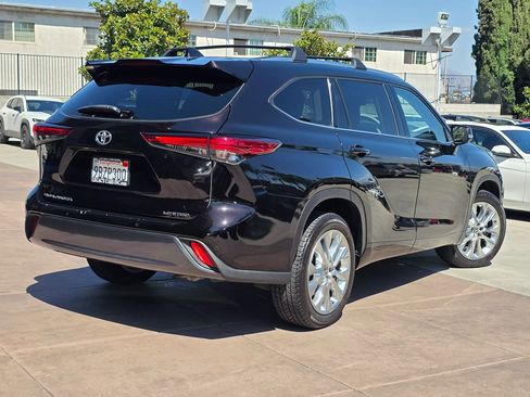 Used 2022 Toyota Highlander Limited image 13