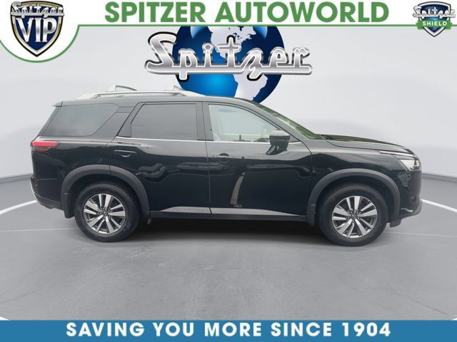 Used 2023 Nissan Pathfinder SL AWD/4WD image 10