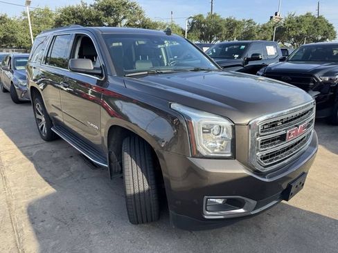 Used 2019 GMC Yukon SLE w/ Convenience Package AWD/4WD image 3