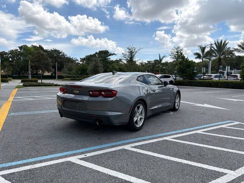 Used 2019 Chevrolet Camaro LT RWD image 5