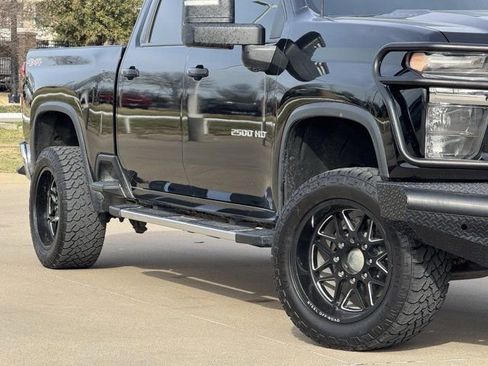 Used 2020 Chevrolet Silverado 2500 LT w/ Convenience Package image 3