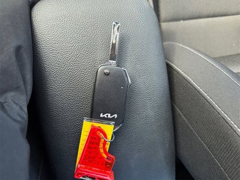 Certified 2023 Kia Forte LXS image 29