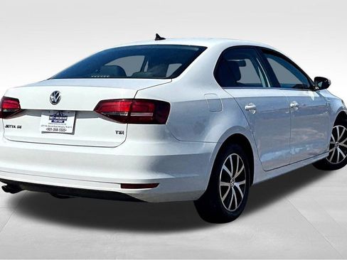 Used 2017 Volkswagen Jetta SE FWD image 7