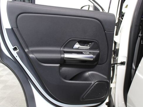 Used 2021 Mercedes-Benz GLA 250 4MATIC w/ Premium Package image 27