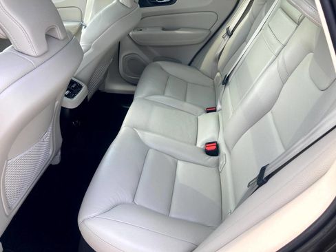 Used 2020 Volvo XC60 T5 Inscription image 14