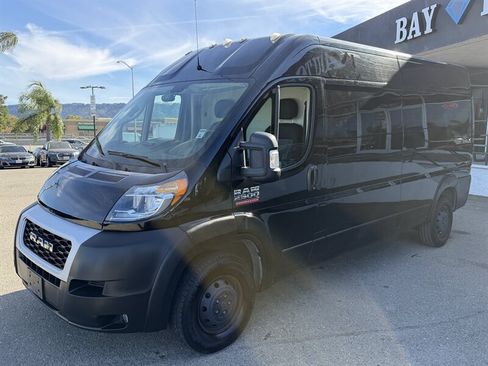 Used 2021 RAM ProMaster 2500 w/ Convenience Group FWD image 3