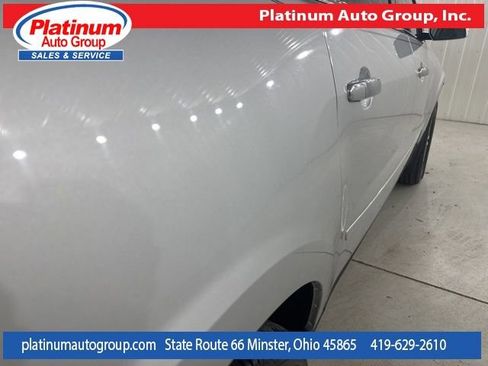 Used 2017 Chevrolet Traverse LT image 37