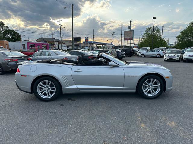 Used 2015 Chevrolet Camaro LT RWD image 4