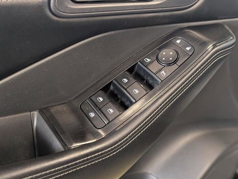 Used 2023 Nissan Rogue SV image 36