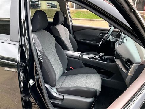 Used 2023 Nissan Rogue SV image 8