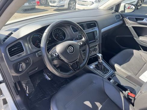 Used 2015 Volkswagen e-Golf SEL Premium image 11