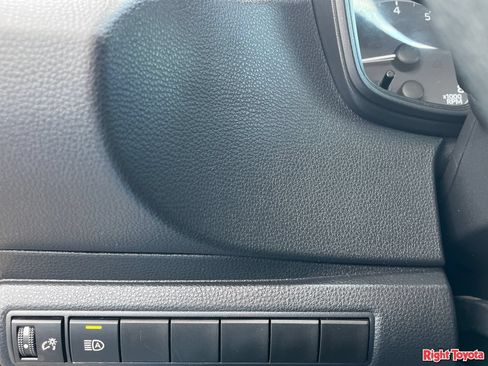 Certified 2025 Toyota Corolla LE FWD image 32