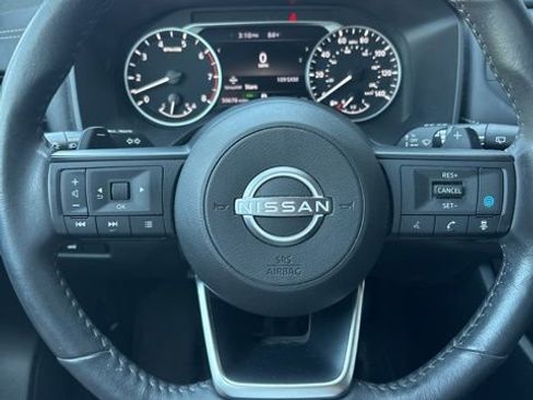 Used 2024 Nissan Rogue SV w/ SV Premium Package image 8