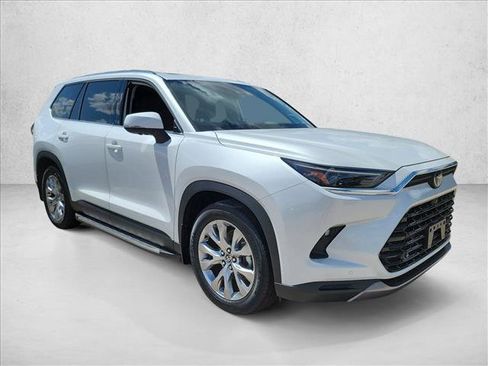 Used 2026 Toyota Grand Highlander FWD image 3
