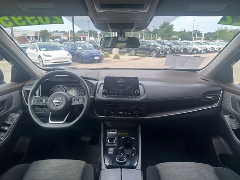 Used 2022 Nissan Rogue S AWD/4WD image 15