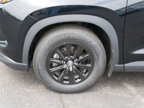 Used 2025 Toyota Grand Highlander AWD image 10