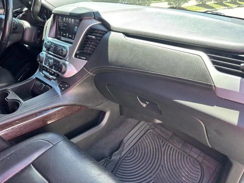 Used 2019 GMC Yukon XL SLT AWD/4WD image 17