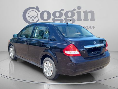 Used 2011 Nissan Versa 1.8 S FWD image 3