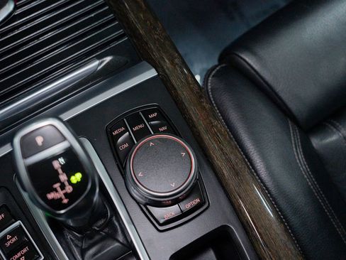 Used 2018 BMW X5 xDrive50i w/ M Sport Package image 57