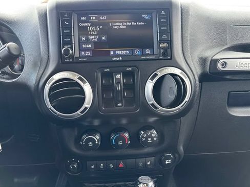 Used 2015 Jeep Wrangler Unlimited Sahara w/ Max Tow Package AWD/4WD image 19