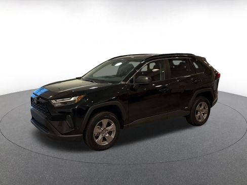 Used 2025 Toyota RAV4 LE image 8