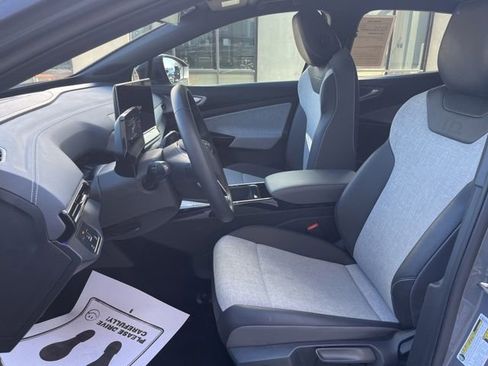 Certified 2025 Volkswagen ID.4 Pro image 28