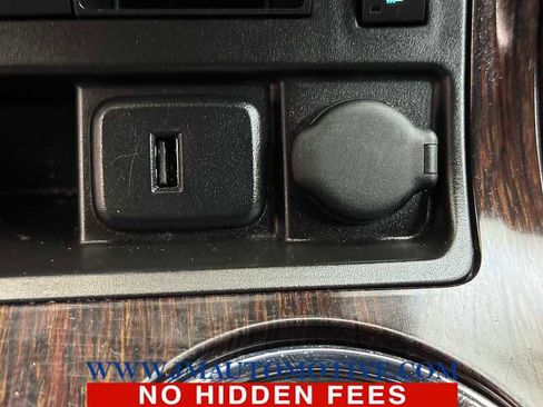 Used 2017 Chevrolet Traverse LT image 35