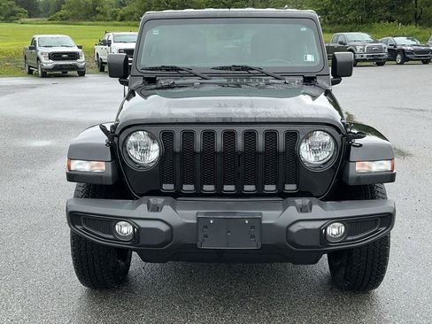Used 2023 Jeep Wrangler Unlimited Sahara AWD/4WD image 3