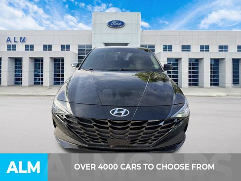 Used 2021 Hyundai Elantra Limited w/ Cargo Package FWD image 2