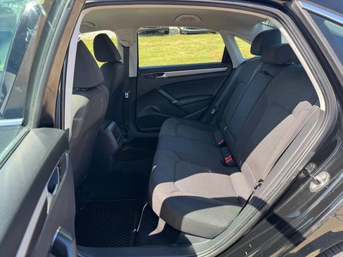 Used 2016 Volkswagen Passat 1.8T R-Line image 12