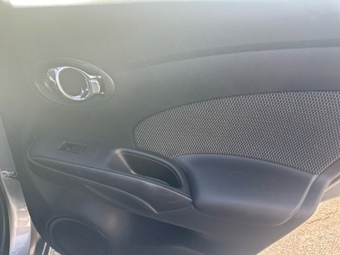 Used 2014 Nissan Versa SV w/ Convenience Package image 13