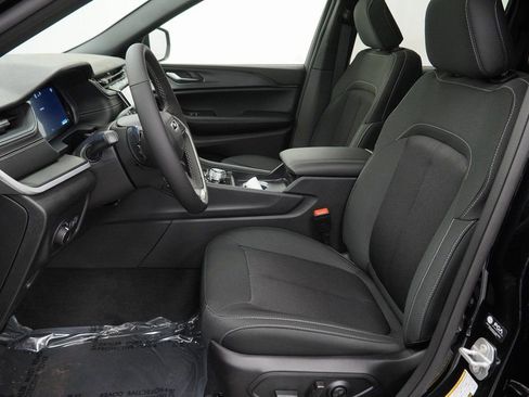 New 2026 Jeep Grand Cherokee Laredo X AWD/4WD image 15