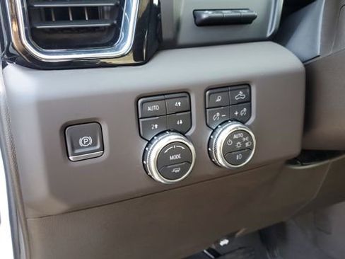 Used 2023 GMC Sierra 1500 Denali image 11